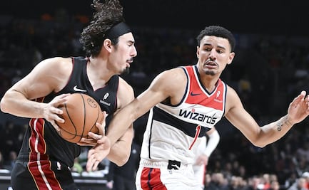 Jaime Jáquez se lleva las criticas por no entonar el himno de México