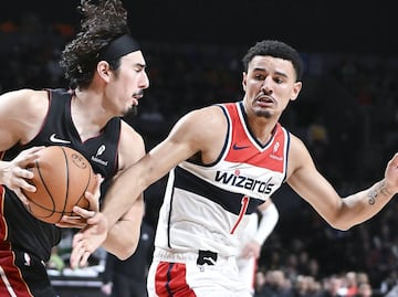 Jaime Jáquez se lleva las criticas por no entonar el himno de México