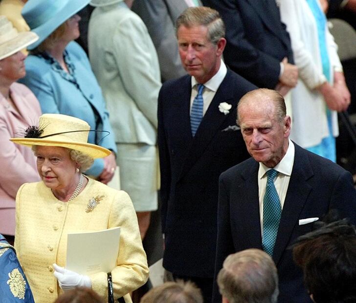 Felipe vivirá separado de la reina Isabel II tras cumplir 100 años