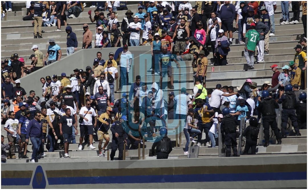 Integrantes de La Rebel en una pelea campal en Ciudad Universitaria / FOTO: Carlos Mejía El Universal