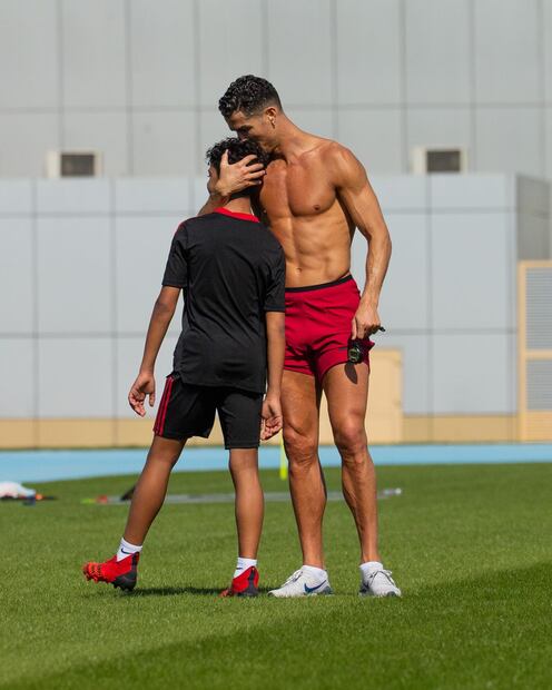 Cristiano Ronaldo y su hijo, Junior. Fuente: Instagram @cristiano