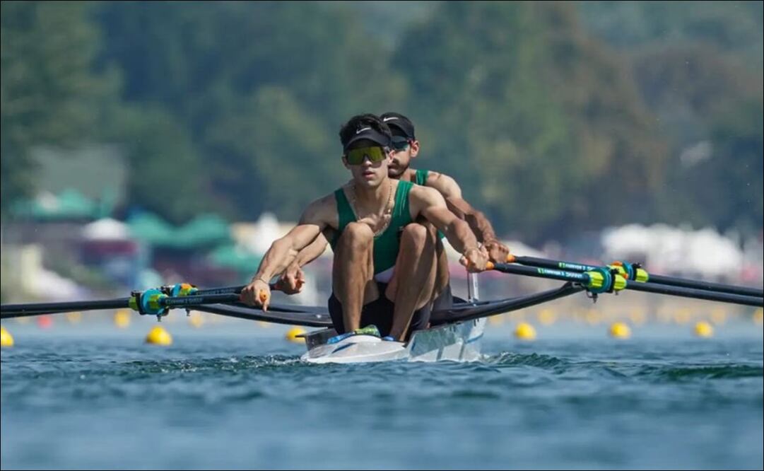 Miguel Carballo y Alexis López clasifican a semifinales de remo en París 2024 . FOTO: @CONADE