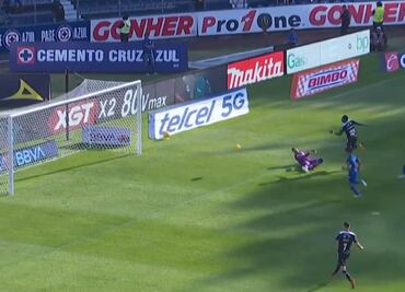 Diber Cambindo hizo valer la ley del ex ante Cruz Azul y dio el empate al Necaxa