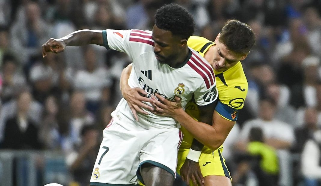 Vinicius Jr podría perderse partido vs el Barcelona por expulsión ante Villarreal / Foto: EFE
