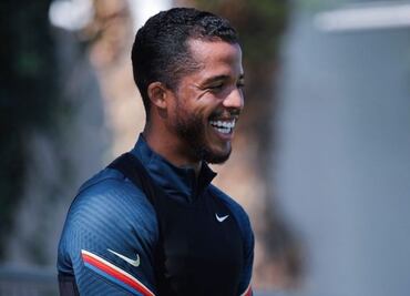 Periodista mexicano revela que Zizinho "acabó" con la carrera de Giovani Dos Santos