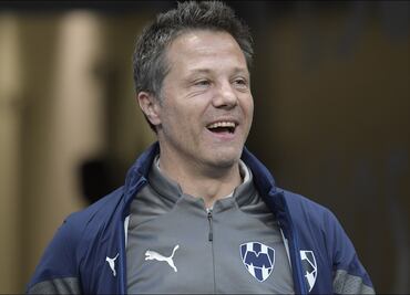 Tato Noriega asegura que el corte de Sergio Canales fue un accidente; "Intentó abrir la puerta y se equivocó"