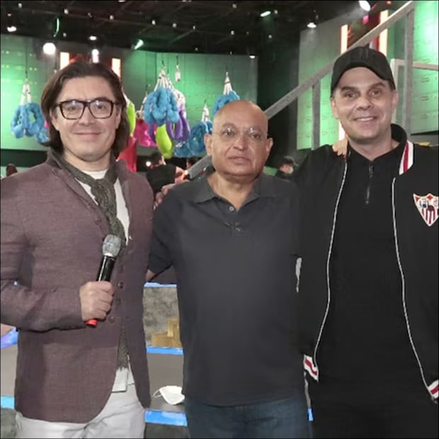 El productor Enrique Valdés junto a Toño Rosique y Christian Martinoli. FOTO: ESPECIAL