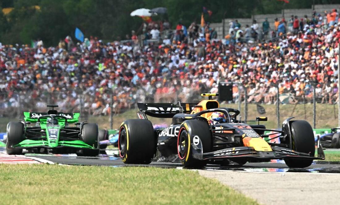 Con algunos inconvenientes Checo Pérez pudo hacer una buena carrera. Foto: AP.