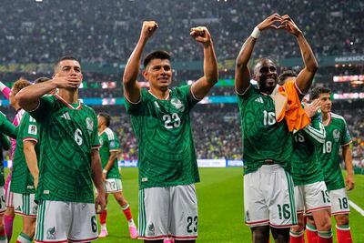 Gilberto Mora, Raúl Jiménez y Julián Quiñones, los más ovacionados en el estadio Azteca