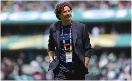 Guillermo Ochoa aconsejó a Raúl Rangel en su debut en el Mundial 2026