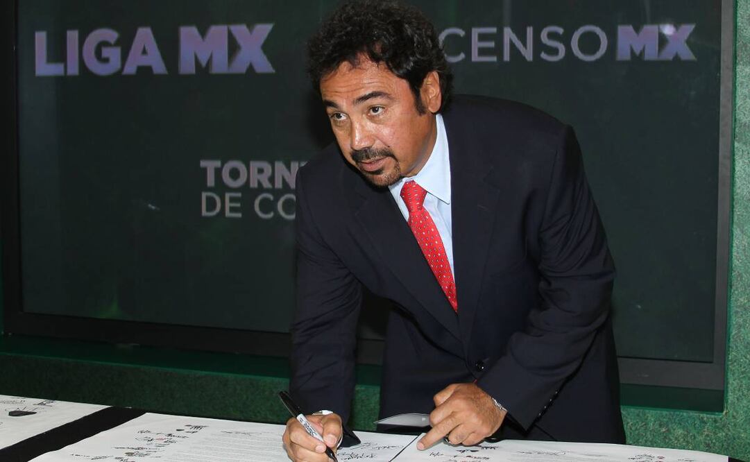 Hugo Sánchez ha dicho en más de una ocasión que él hubiera hecho campeón del mundo a México. Foto: Imago7