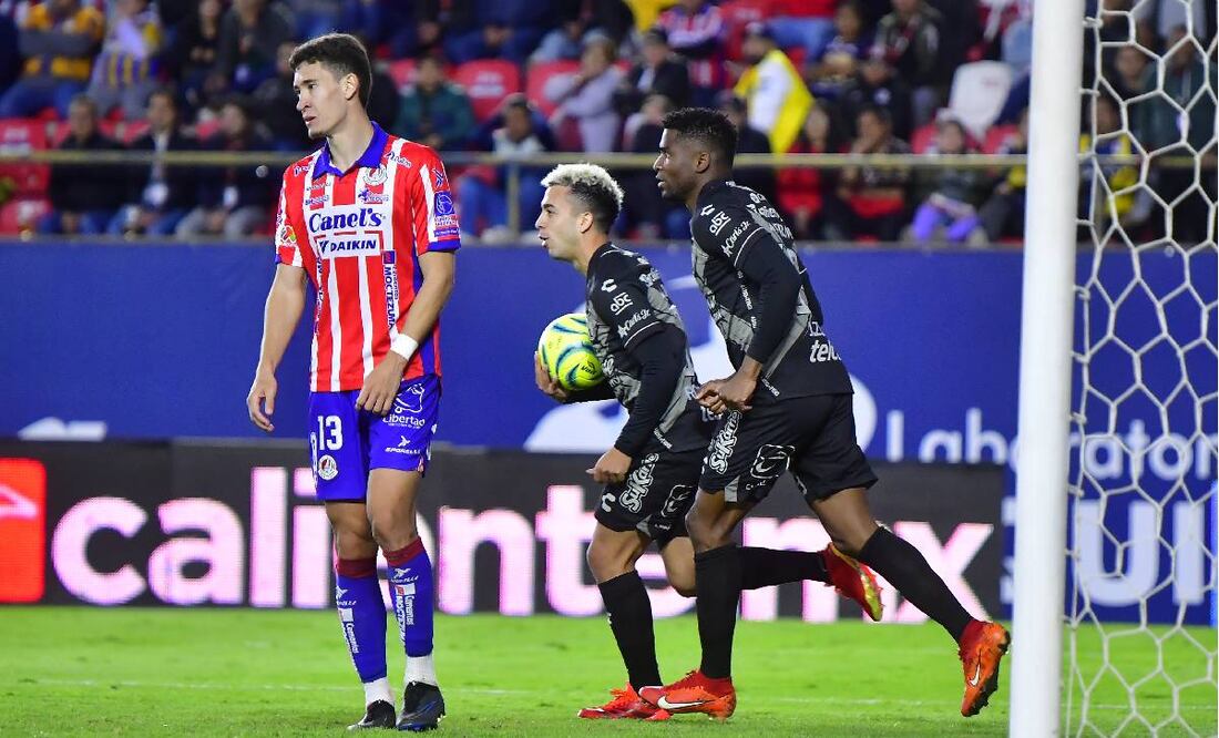 Lucas Rodríguez festeja luego de que le diera el empate a los de Tijuana. Foto: Imago7