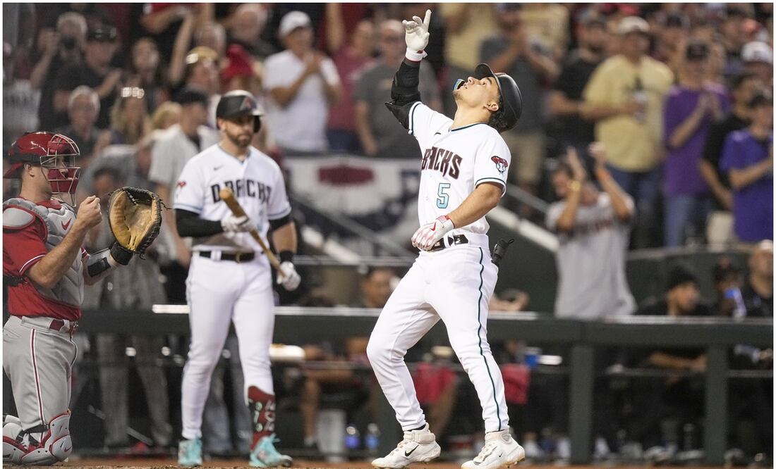 Alek thomas festejando con Diamondbacks ante Phillies / FOTO: AP