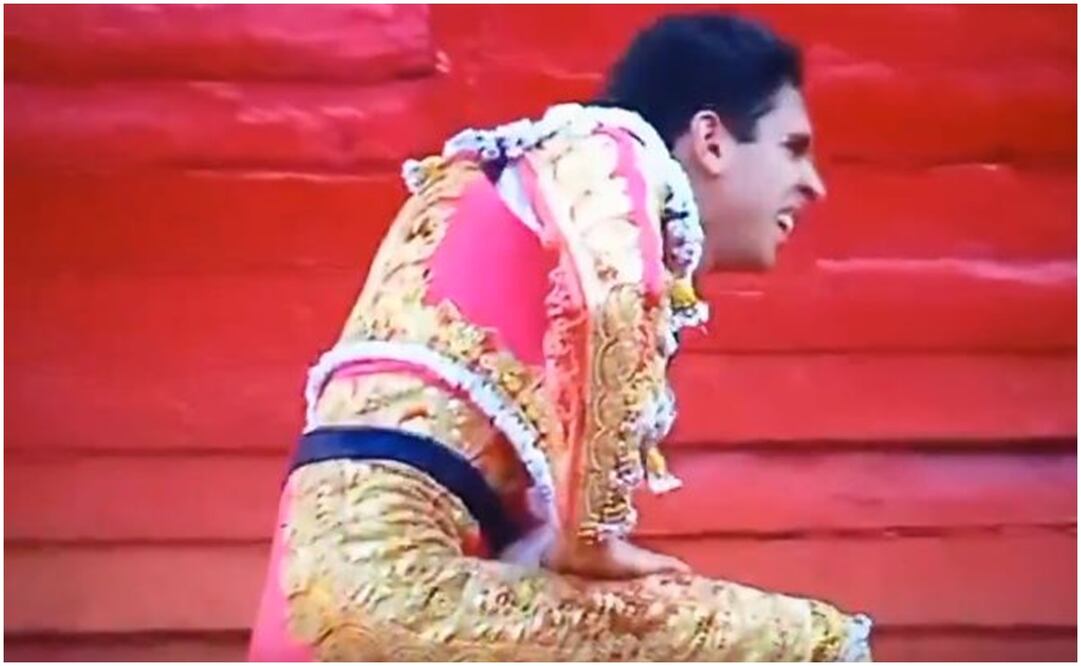 El torero Héctor Gutiérrez tras sufrir una cornada - Foto: Especial