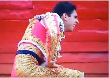 VIDEO: Torero sufre cornada en la Plaza México y es trasladado de emergencia al hospital