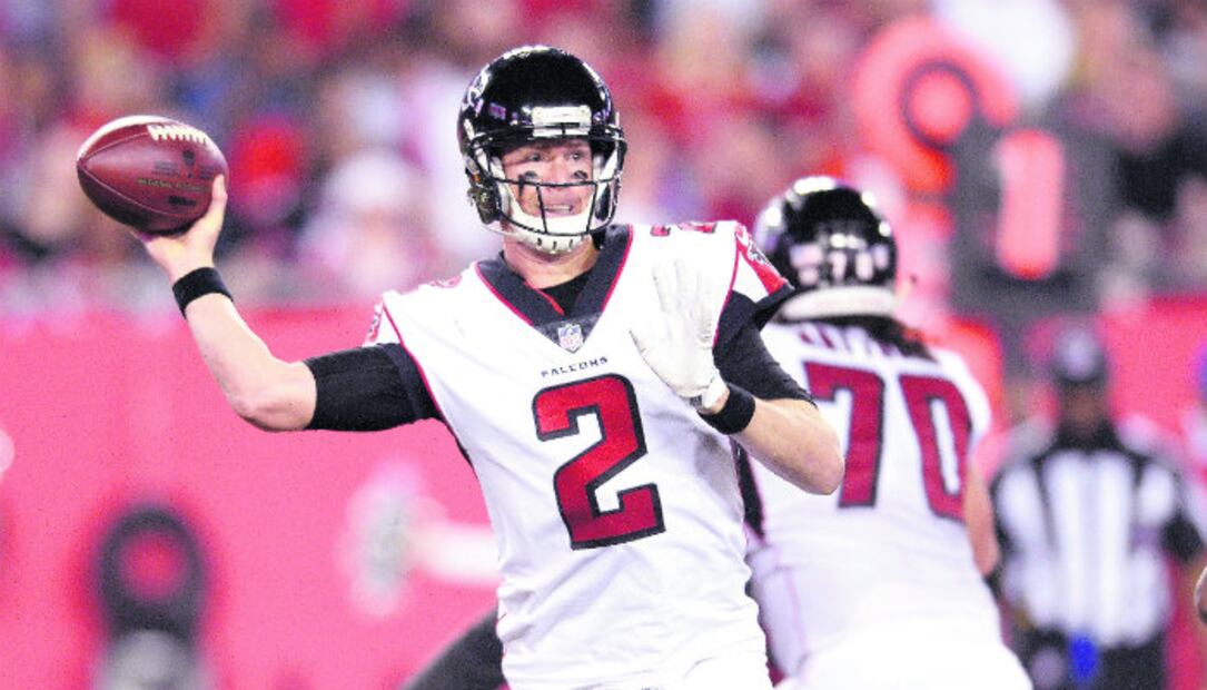 Los millonarios sueldos de los 10 jugadores mejor pagados de la NFL