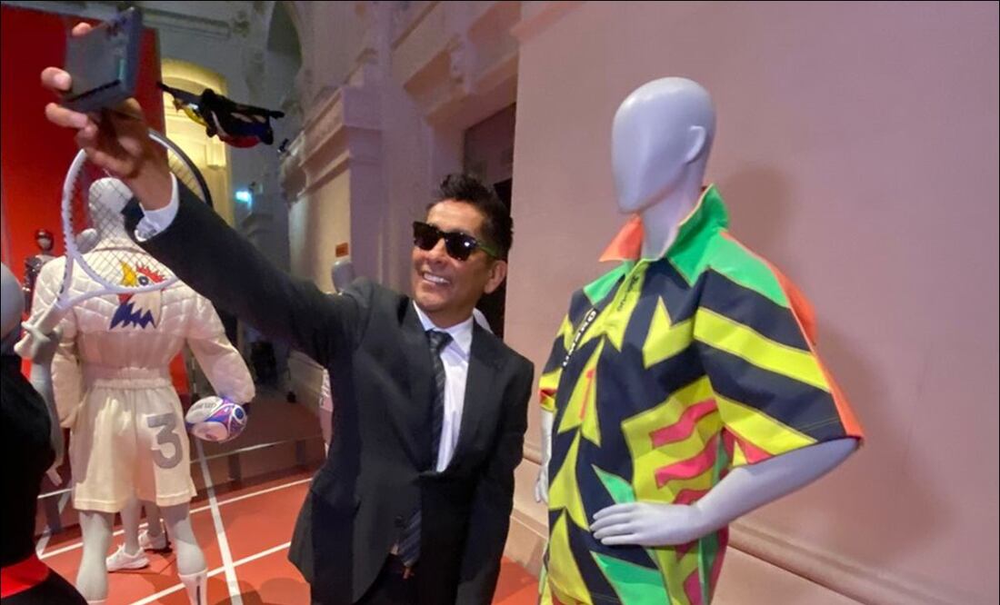 Jorge Campos en el Museo de París - Foto: Especial