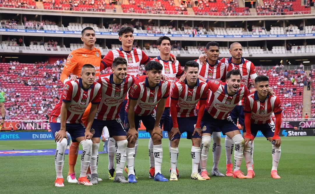 Chivas en el estadio Akron previo a un partido FOTO: IMAGO