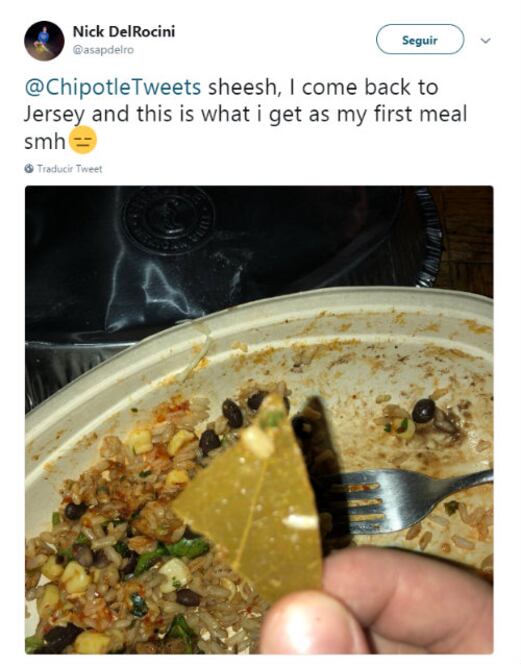 “Gringos” se indignan al encontrar “hojas de árbol” en su comida