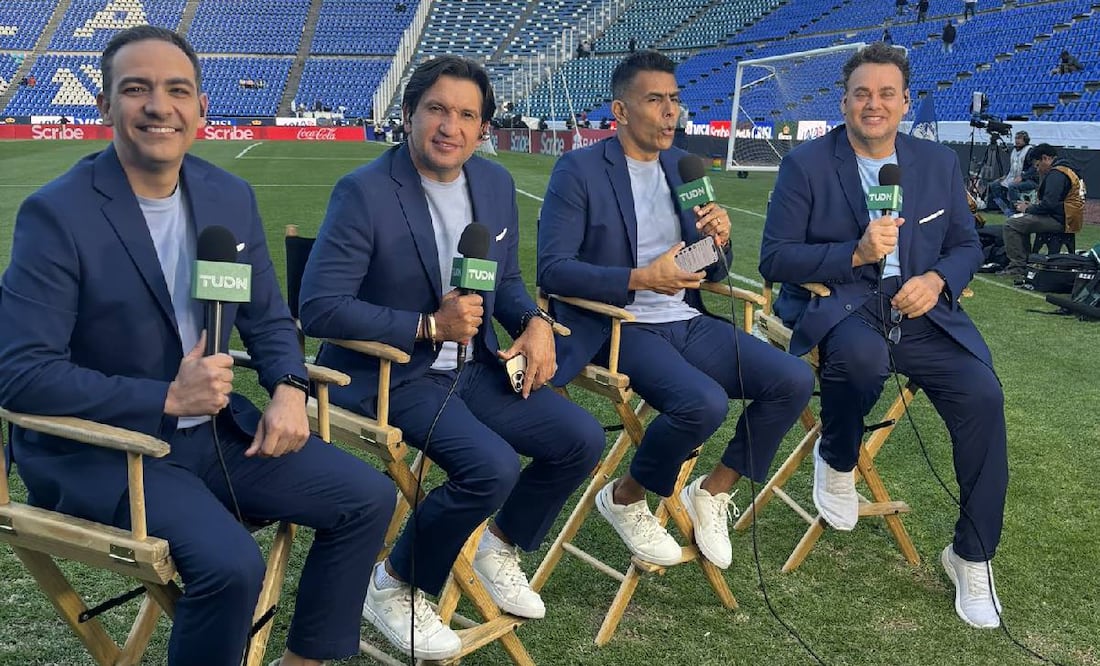 David Faitelson cumplió un año trabajando en Televisa y lo presumió en redes sociales. Foto: Especial