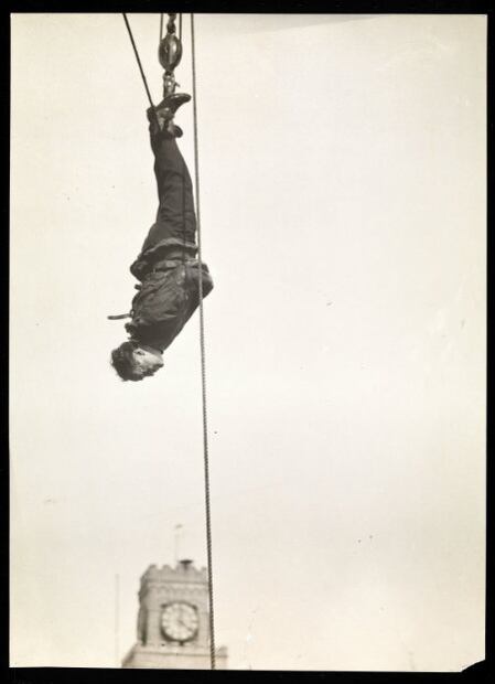 ¿Quién era Harry Houdini? El escapista que revolucionó la magia 