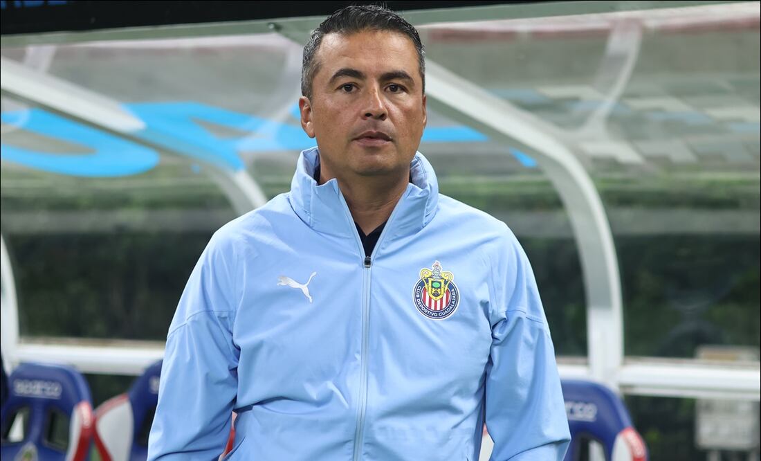 Arturo Ortega será el técnico interino de Chivas tras la salida de Gago. FOTO: Imago7
