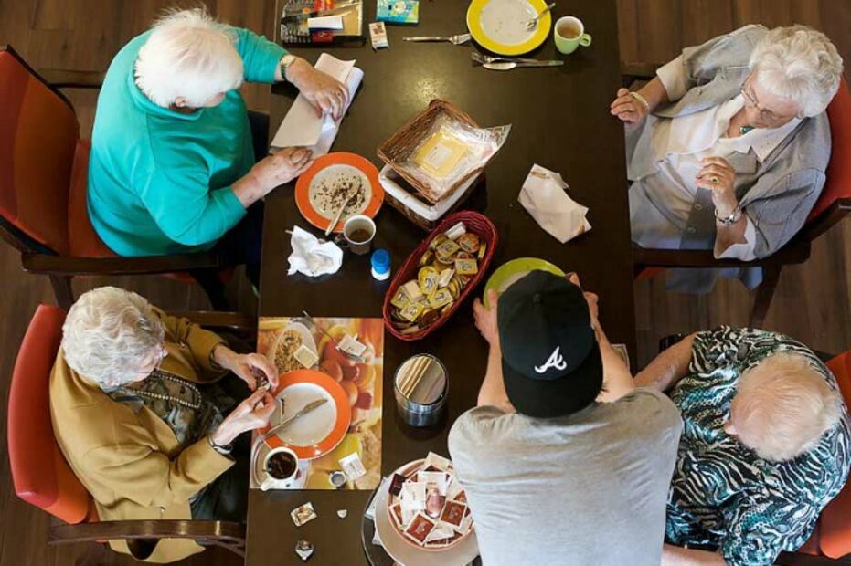 Estudiantes y adultos mayores: los mejores “roomies” del mundo 