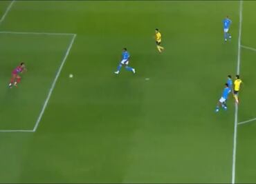 América aprovecha descuido en una salida celeste y ya gana en la Vuelta de la Semifinal