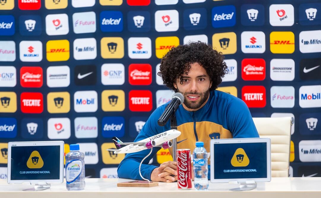 "Chino" Huerta en conferencia de prensa - Foto: Imago7