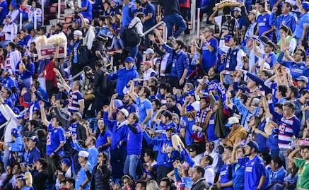 Afición de Cruz Azul comienza a calentar el juego contra América; el Ame tiene miedo