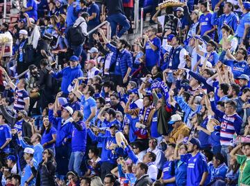 Afición de Cruz Azul comienza a calentar el juego contra América; el Ame tiene miedo