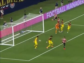 ¡'Chicharito' Hernández está vuelta! Marcó en el Clásico Nacional ante América