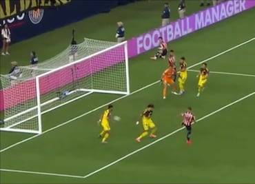 ¡'Chicharito' Hernández está vuelta! Marcó en el Clásico Nacional ante América