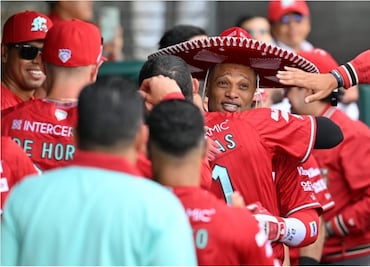VIDEO: Robinson Canó y su festejo con sobrero de mariachi al conectar cuadrangular a los Yankees de Nueva York