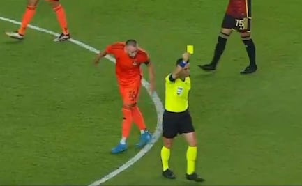 Héctor Herrera fue expulsado por escupir al árbitro en los Playoffs de la MLS