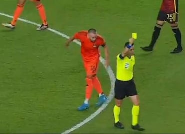 Héctor Herrera fue expulsado por escupir al árbitro en los Playoffs de la MLS