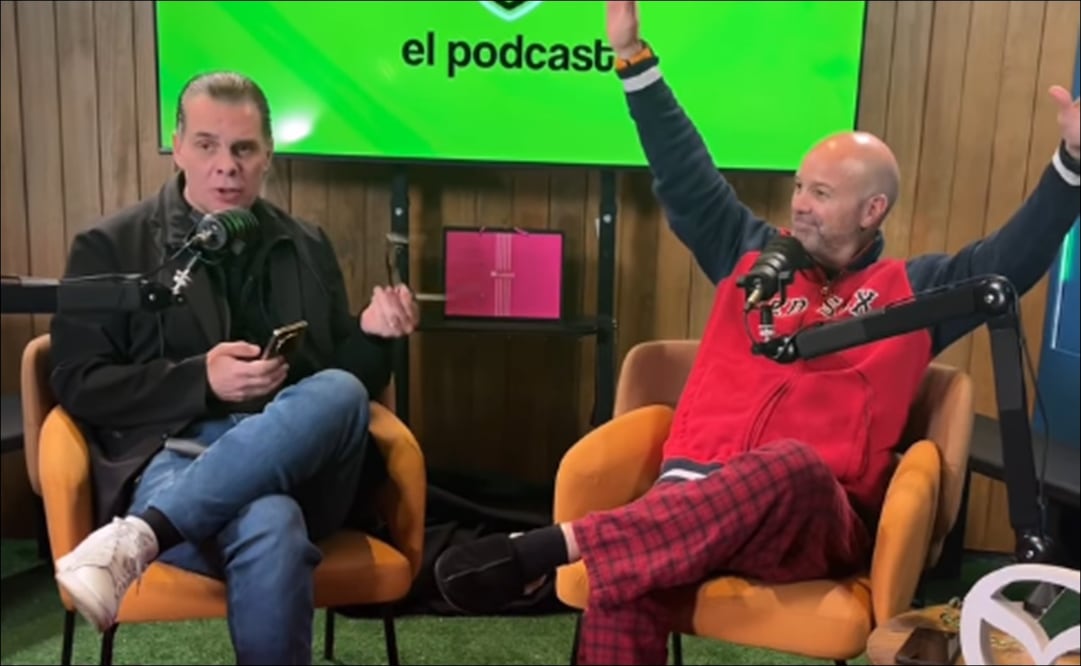 Christian Martinoli y Luis García, durante uno de los programas de su podcast Farsantes con Gloria. FOTO: Captura