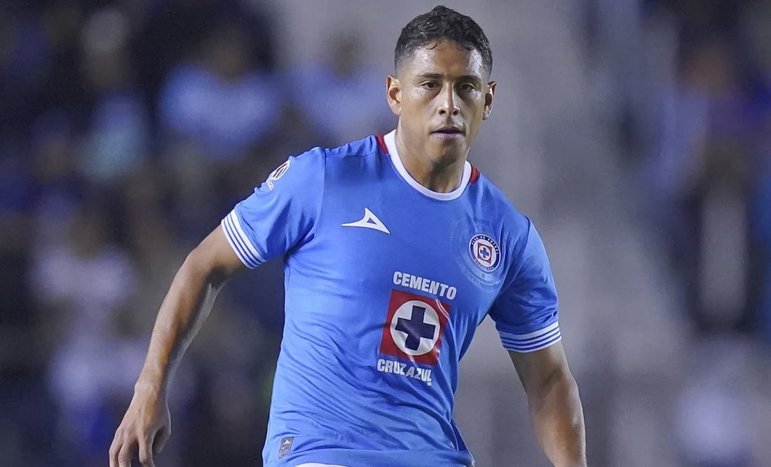 Luis Romo con Cruz Azul, durante el Apertura 2024 - Foto: Imago7