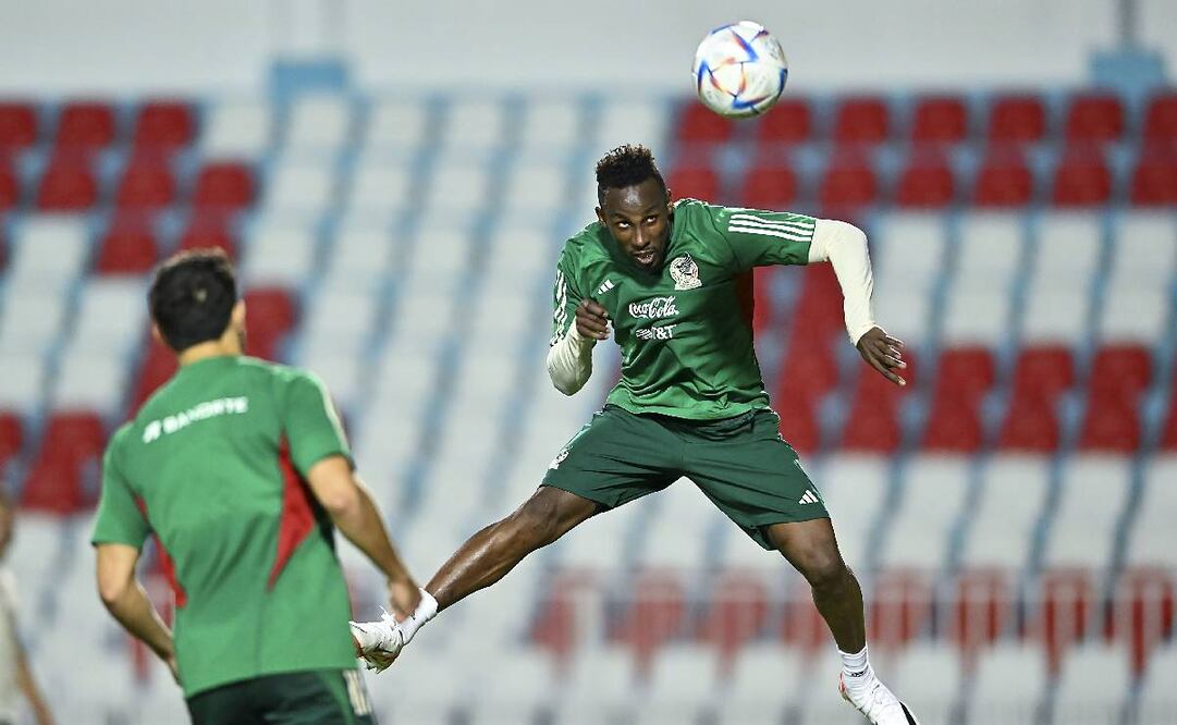 Julián Quiñones debutará en la Selección Mexicana con el dorsal '16'.
