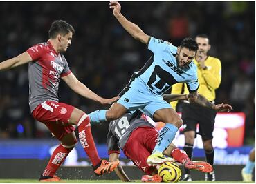 Pumas deja puntos en el camino ante Necaxa en un partido de locura en CU