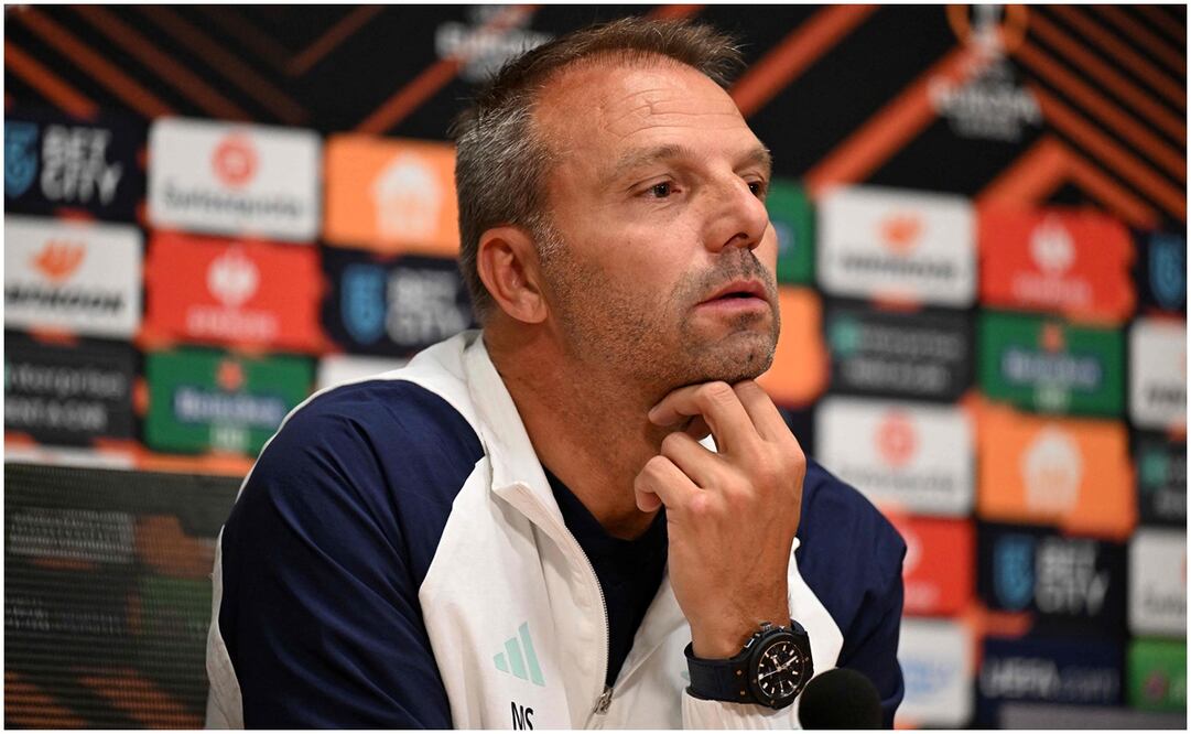 Maurice Steijn dejó al Ajax en zona de descenso - AFP