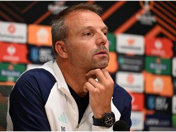 Ajax se queda sin DT en medio de su peor crisis en años