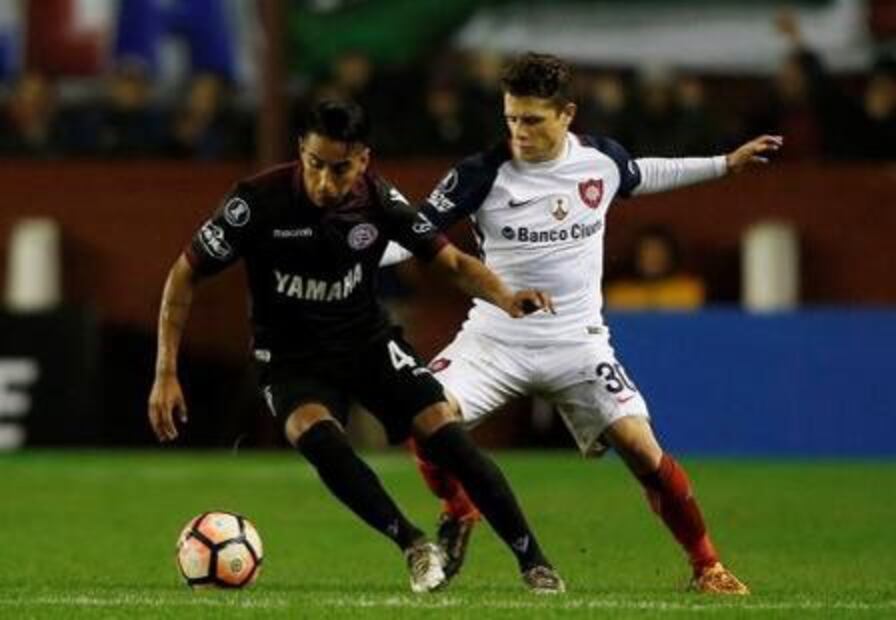 José Luis Gómez, el futbolista que pasó de jugar con Lionel Messi a manejar un Uber. Fuente: Instagram @Clublanusoficial