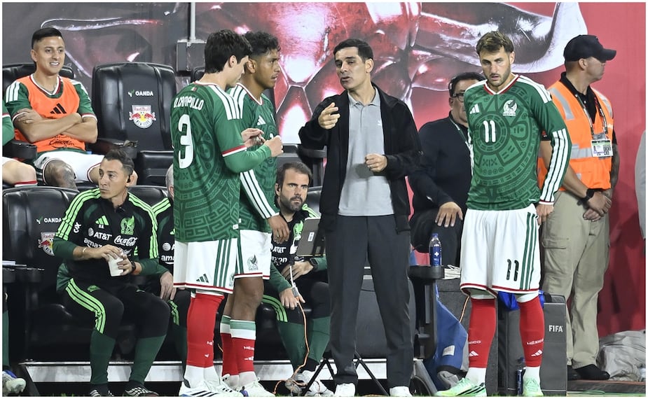 Rafa Márquez dando indicaciones en la Selección Mexicana Foto: Imago7