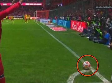 Aficionados del América reclaman que el primer gol del Toluca en la Final no debió valer