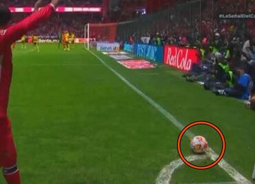 Aficionados del América reclaman que el primer gol del Toluca en la Final no debió valer