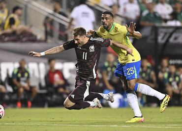 Brasil le sacó el triunfo a México en los minutos finales y siguen las dudas previo a Copa América