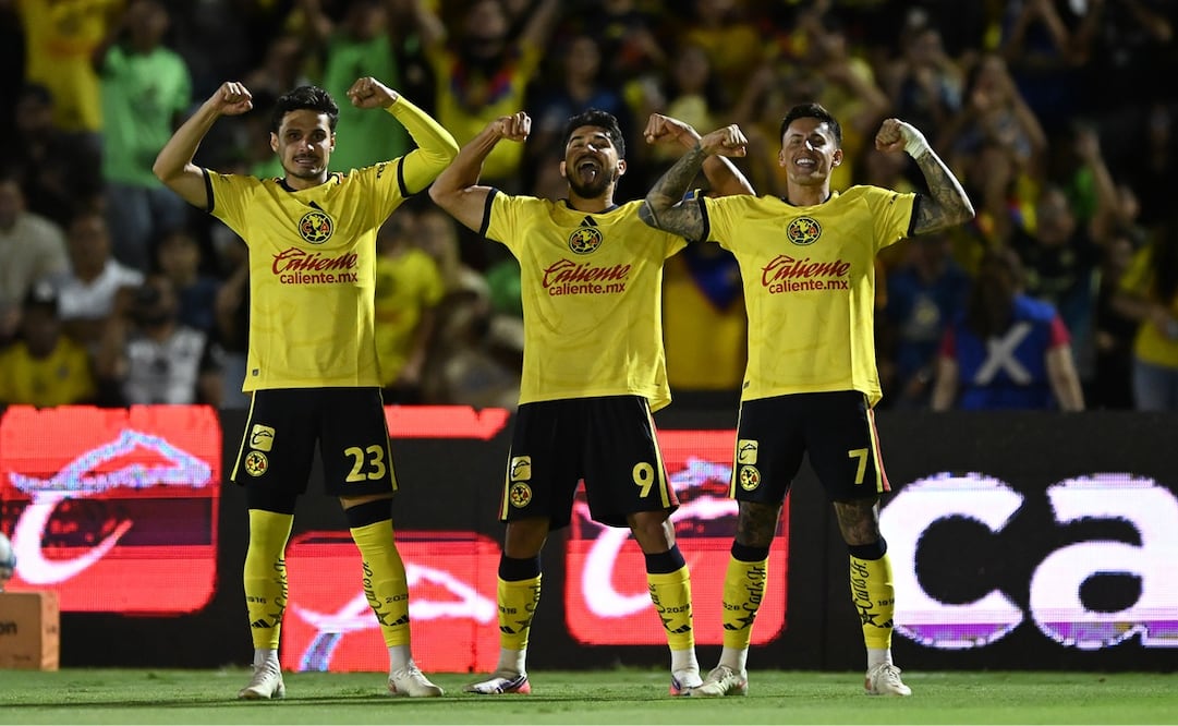 Raphael Veiga, Henry Martín y Brian Rodríguez celebran un tanto del América en Juárez. FOTO: IMAGO7