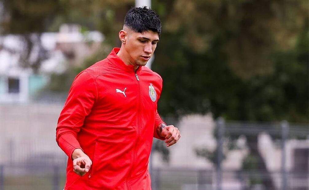 Alan Pulido tuvo su primer entrenamiento como refuerzo de las Chivas para el Clausura 2025. Foto: Especial