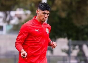 Alan Pulido ya entrenó con Chivas ¿Cuándo podrá hacer su debut en el Clausura 2025?